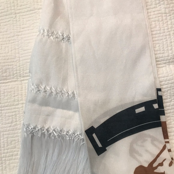 New Mexican Shawl with Horseshoe Logo - Picture 6 of 6